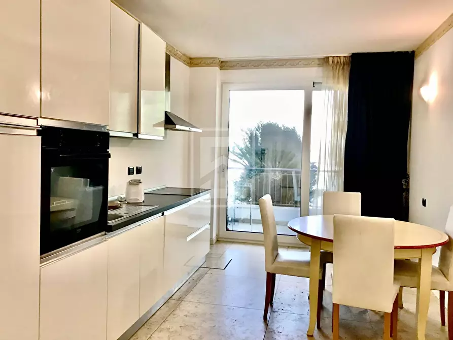 Immagine 17 di Appartamento in vendita  in aureliano a Desenzano Del Garda