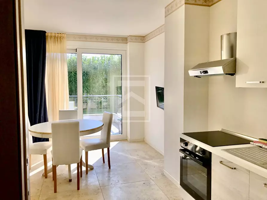 Immagine 31 di Appartamento in vendita  in aureliano a Desenzano Del Garda