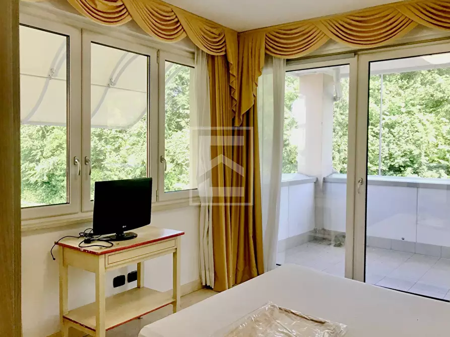 Immagine 28 di Appartamento in vendita  in via aureliano a Desenzano Del Garda