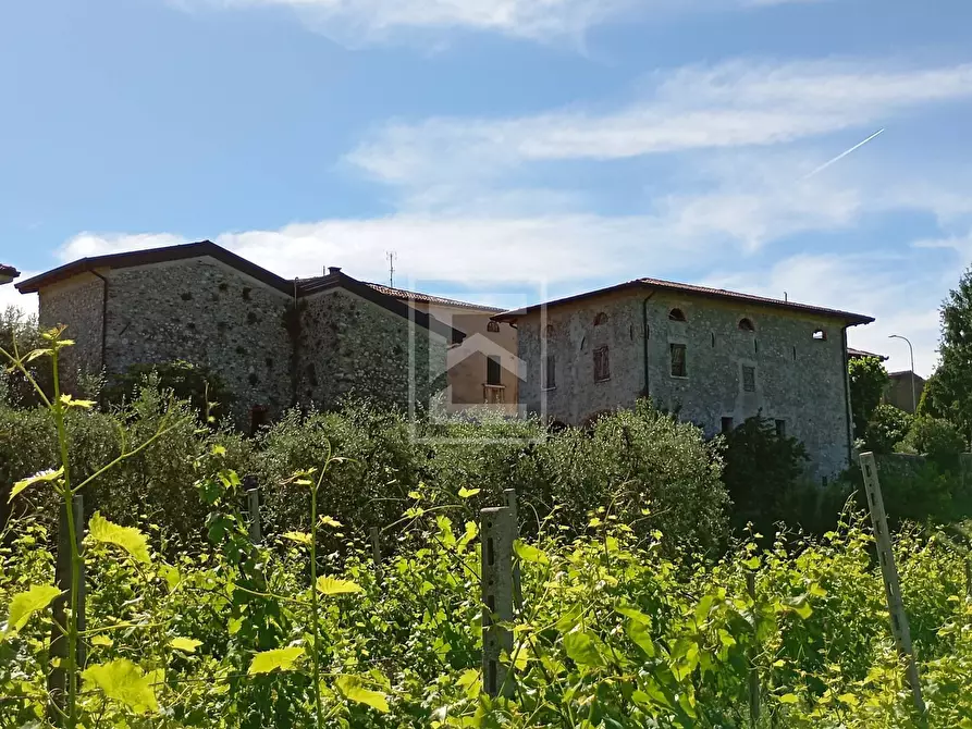 Immagine 1 di Rustico / casale in vendita  in Via San Vincenzo a Puegnago Sul Garda