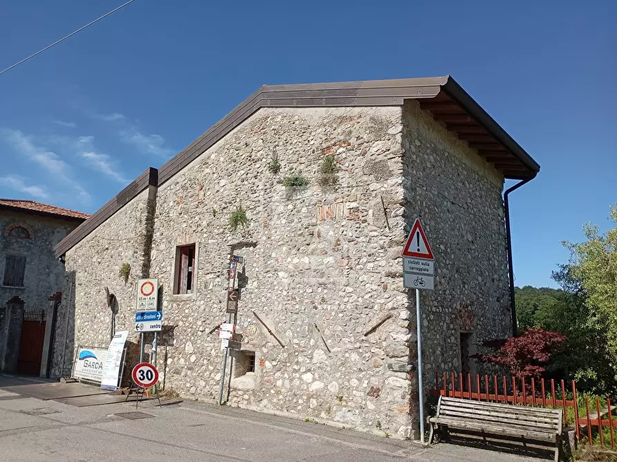 Immagine 4 di Rustico / casale in vendita  in Via San Vincenzo a Puegnago Sul Garda