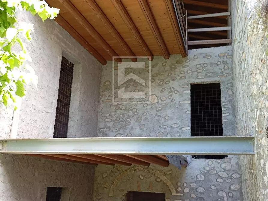 Immagine 16 di Rustico / casale in vendita  in Via San Vincenzo a Puegnago Sul Garda