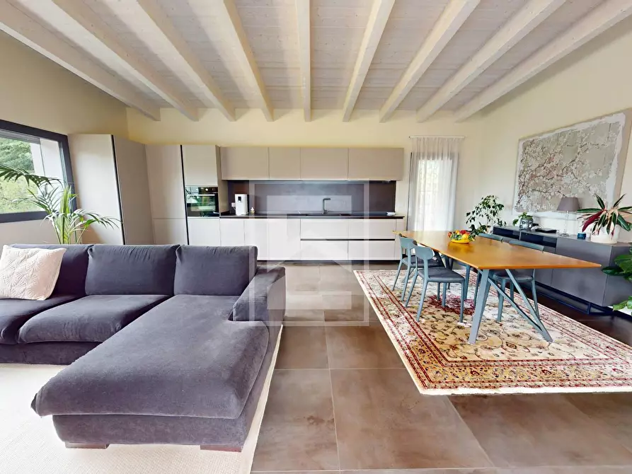 Immagine 2 di Villa in vendita  in via caravigla 22 a Padenghe Sul Garda