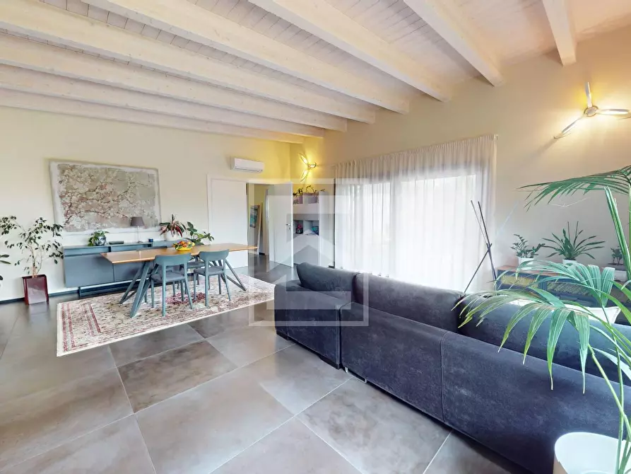 Immagine 11 di Villa in vendita  in via caravigla 22 a Padenghe Sul Garda
