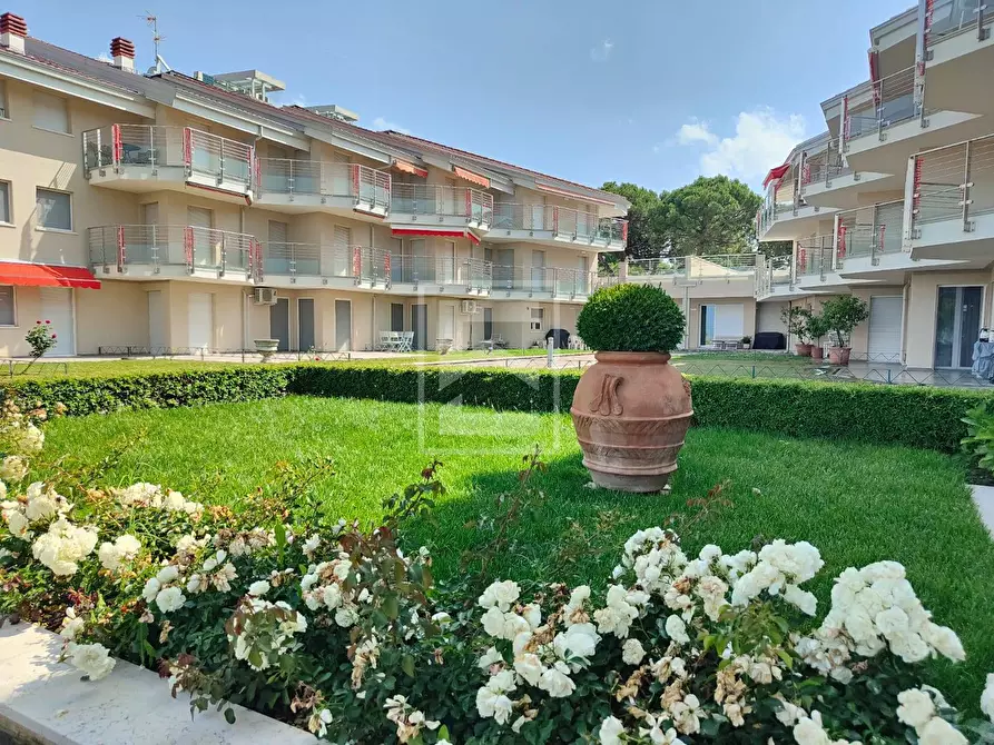 Immagine 20 di Appartamento in vendita  in via Verona a Sirmione