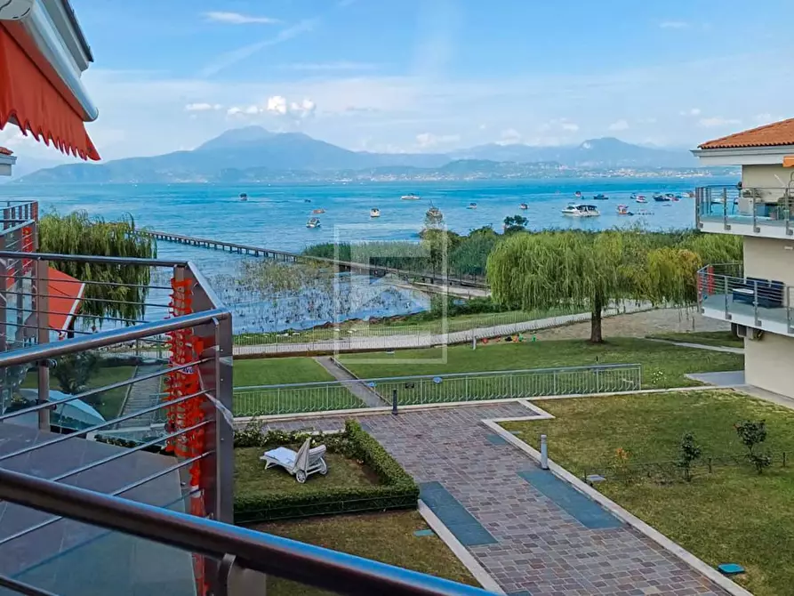 Immagine 23 di Appartamento in vendita  in via Verona a Sirmione