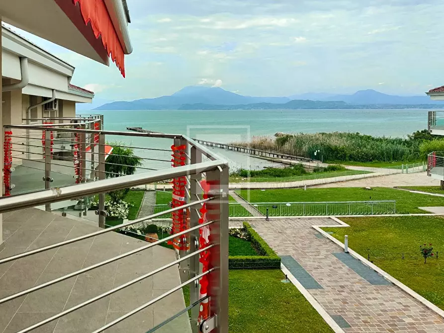 Immagine 17 di Appartamento in vendita  in via Verona a Sirmione