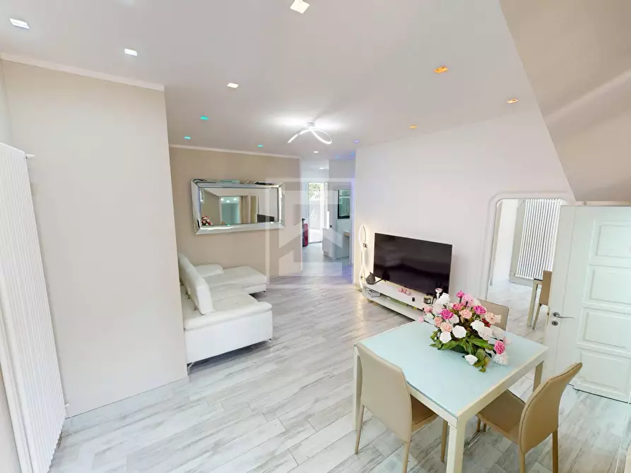 Immagine 1 di Appartamento in vendita  in Via Verona 147 a Sirmione