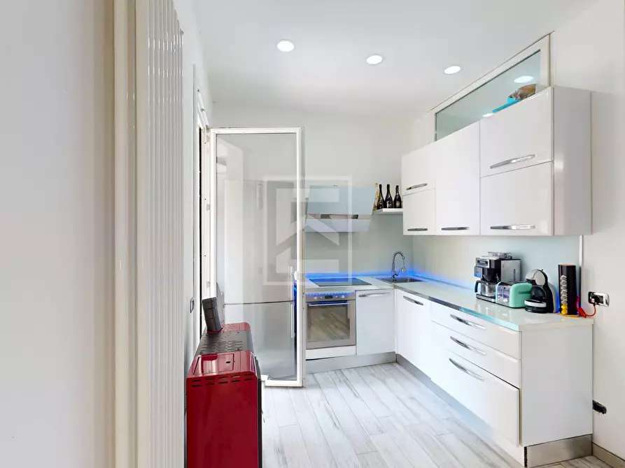 Immagine 19 di Appartamento in vendita  in Via Verona 147 a Sirmione