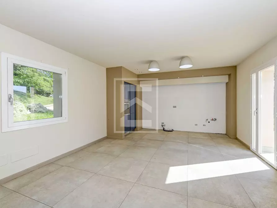 Immagine 7 di Villa in vendita  in Via Tugurio a Lonato del Garda