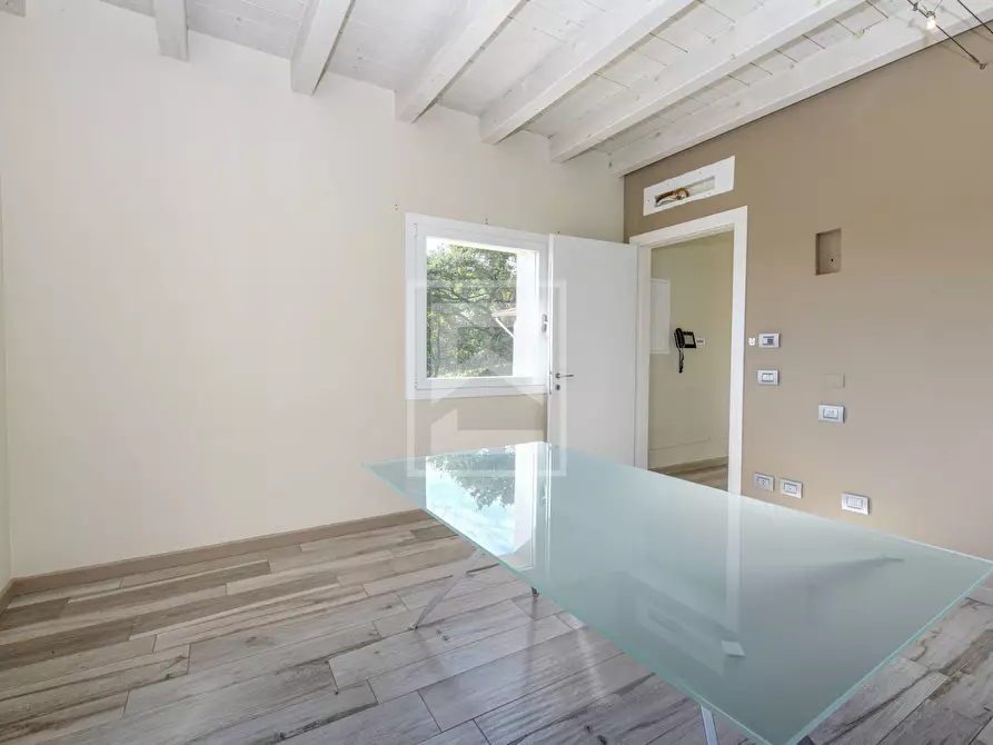 Immagine 13 di Villa in vendita  in Via Tugurio a Lonato del Garda