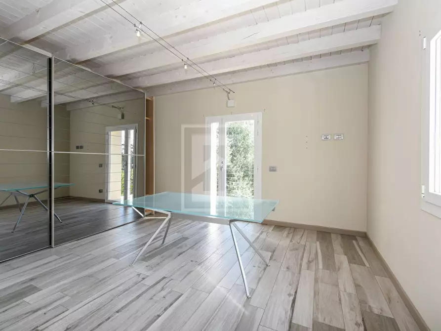 Immagine 15 di Villa in vendita  in Via Tugurio a Lonato del Garda