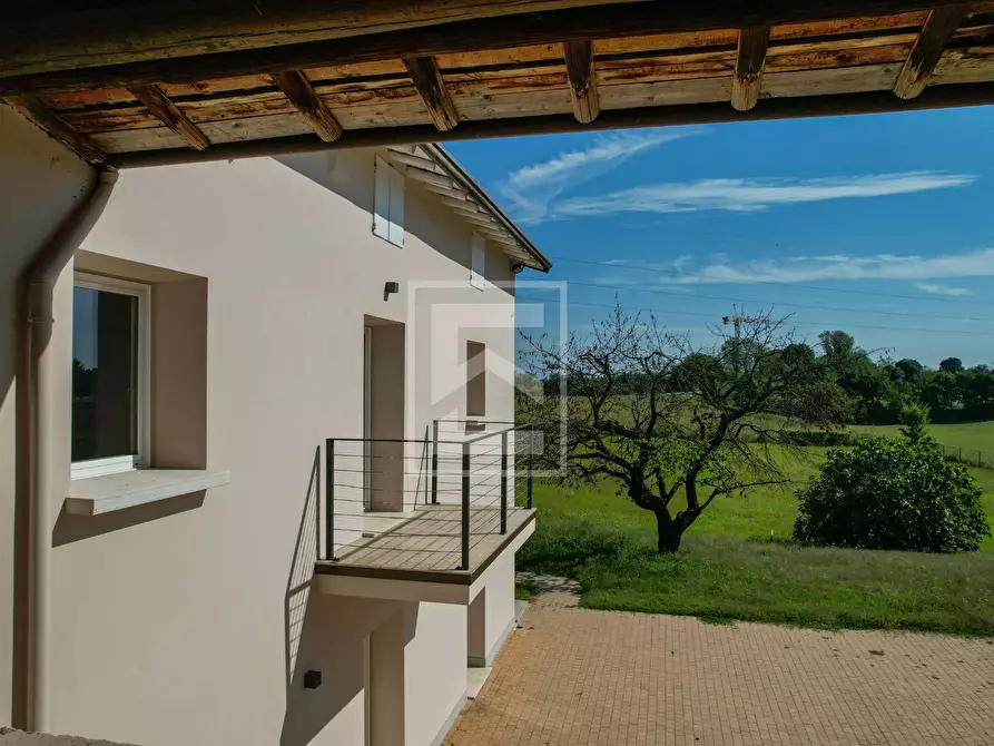 Immagine 54 di Villa in vendita  in Via Tugurio a Lonato del Garda