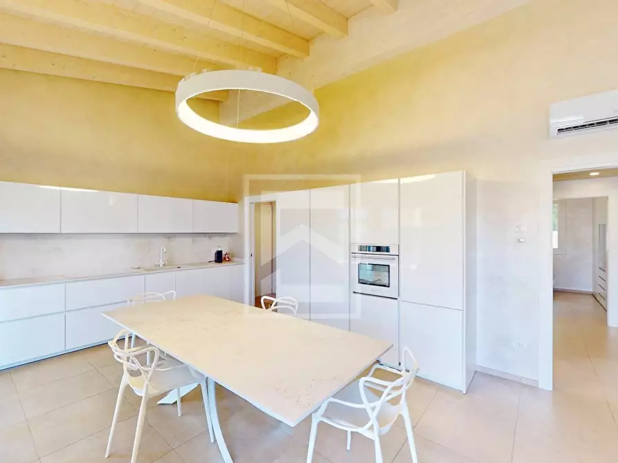 Immagine 6 di Villa in vendita  in Via Centenaro a Desenzano Del Garda