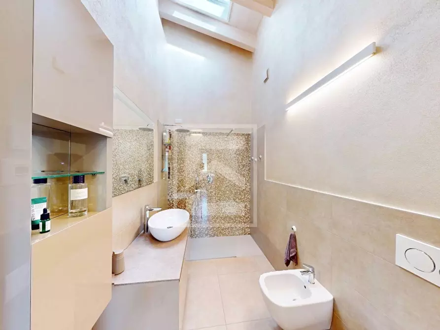 Immagine 15 di Villa in vendita  in Via Centenaro a Desenzano Del Garda