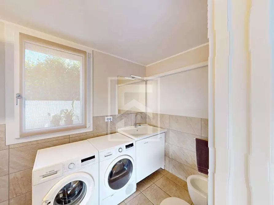 Immagine 29 di Villa in vendita  in Via Centenaro a Desenzano Del Garda