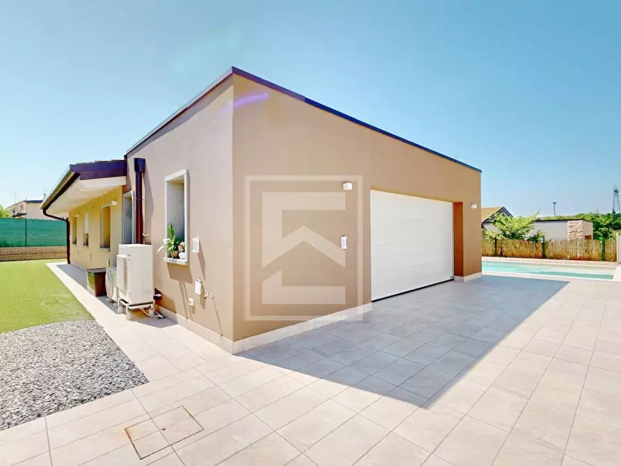 Immagine 32 di Villa in vendita  in Via Centenaro a Desenzano Del Garda