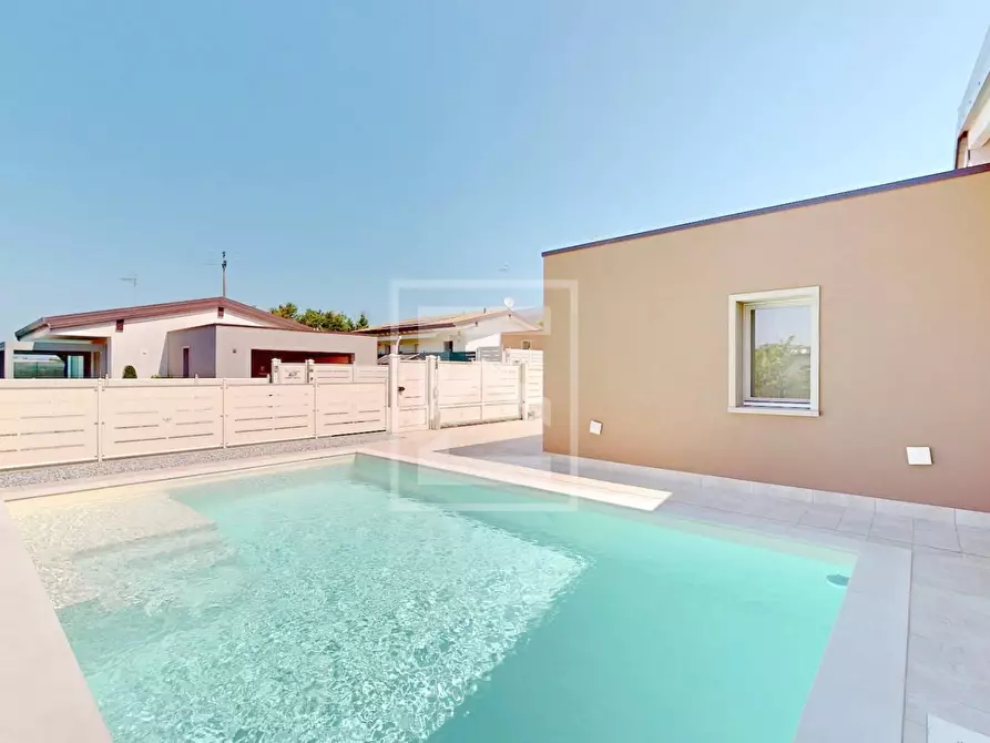 Immagine 9 di Villa in vendita  in Via Centenaro a Desenzano Del Garda