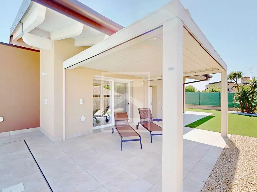 Immagine 8 di Villa in vendita  in Via Centenaro a Desenzano Del Garda