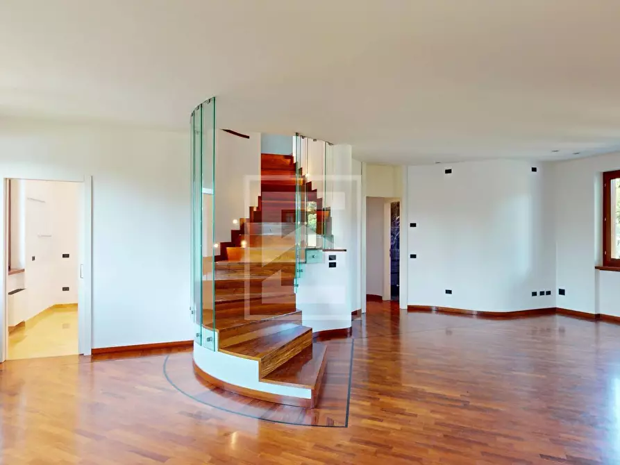 Immagine 2 di Appartamento in vendita  in Località Brodazzo, 1 a Desenzano Del Garda