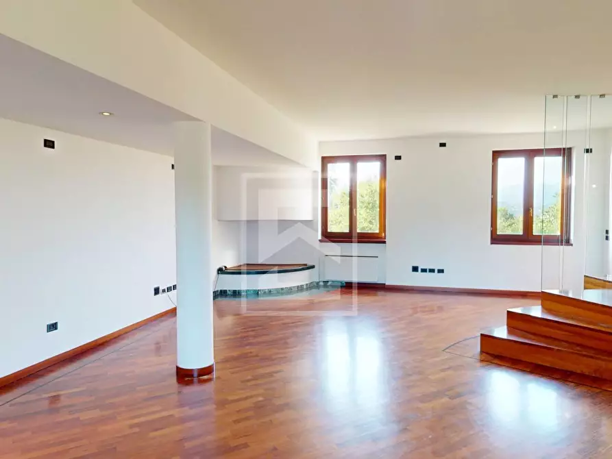 Immagine 3 di Appartamento in vendita  in Località Brodazzo, 1 a Desenzano Del Garda