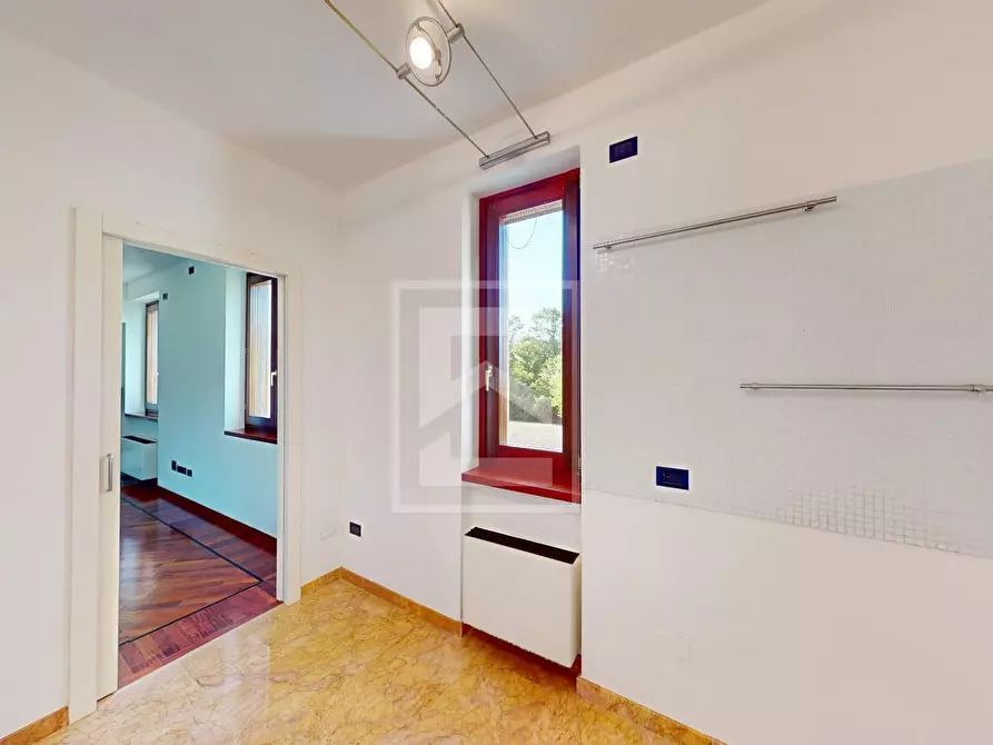 Immagine 8 di Appartamento in vendita  in Località Brodazzo, 1 a Desenzano Del Garda