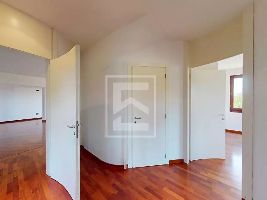 Immagine 9 di Appartamento in vendita  in Località Brodazzo, 1 a Desenzano Del Garda