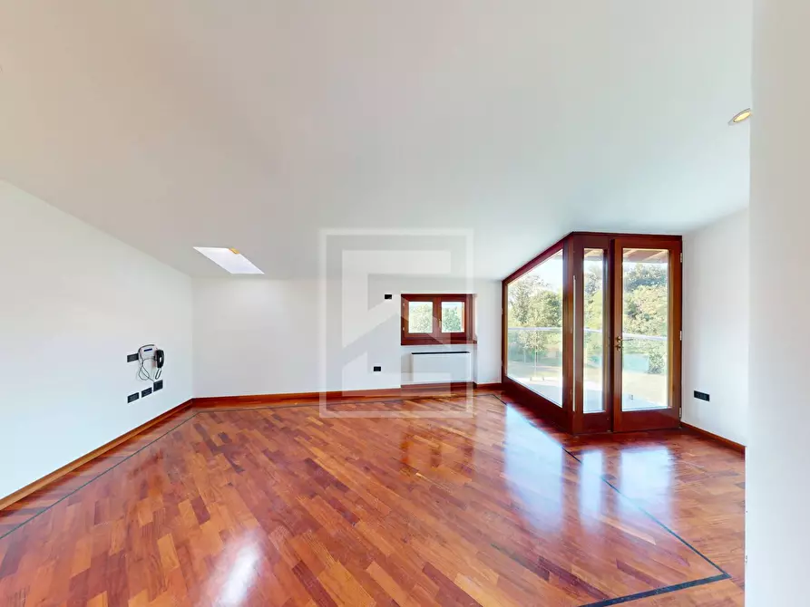 Immagine 14 di Appartamento in vendita  in Località Brodazzo, 1 a Desenzano Del Garda