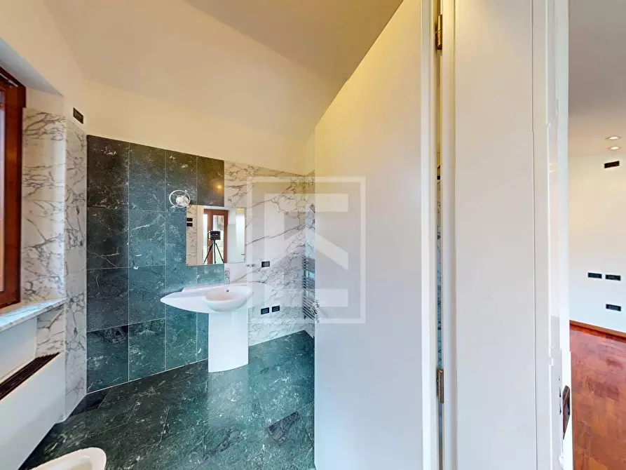 Immagine 20 di Appartamento in vendita  in Località Brodazzo, 1 a Desenzano Del Garda