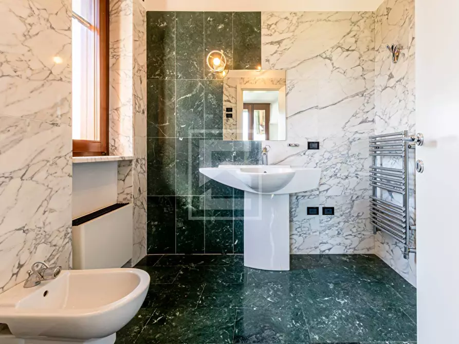 Immagine 23 di Appartamento in vendita  in Località Brodazzo, 1 a Desenzano Del Garda