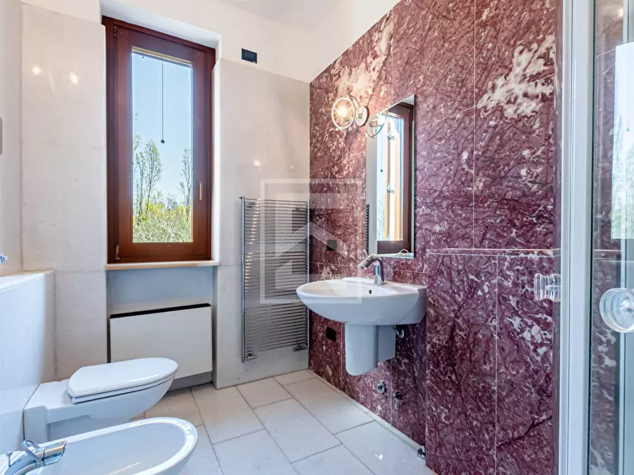 Immagine 24 di Appartamento in vendita  in Località Brodazzo, 1 a Desenzano Del Garda