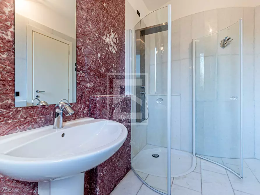 Immagine 27 di Appartamento in vendita  in Località Brodazzo, 1 a Desenzano Del Garda