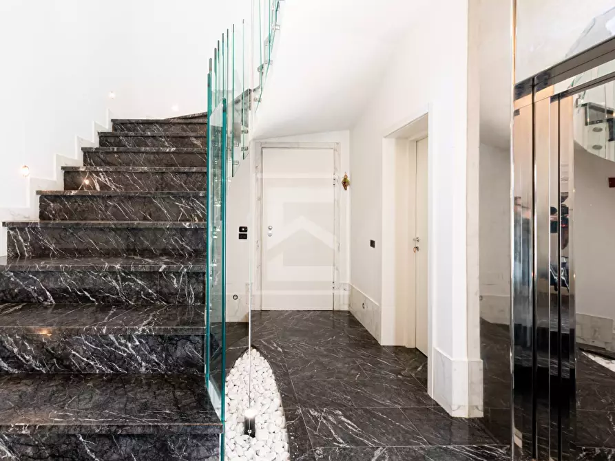 Immagine 29 di Appartamento in vendita  in Località Brodazzo, 1 a Desenzano Del Garda