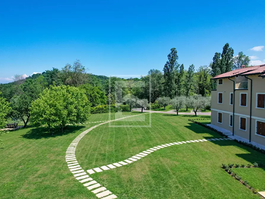 Immagine 32 di Appartamento in vendita  in Località Brodazzo, 1 a Desenzano Del Garda