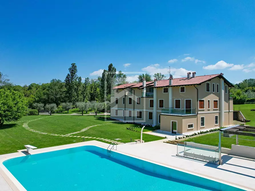 Immagine 40 di Appartamento in vendita  in Località Brodazzo, 1 a Desenzano Del Garda