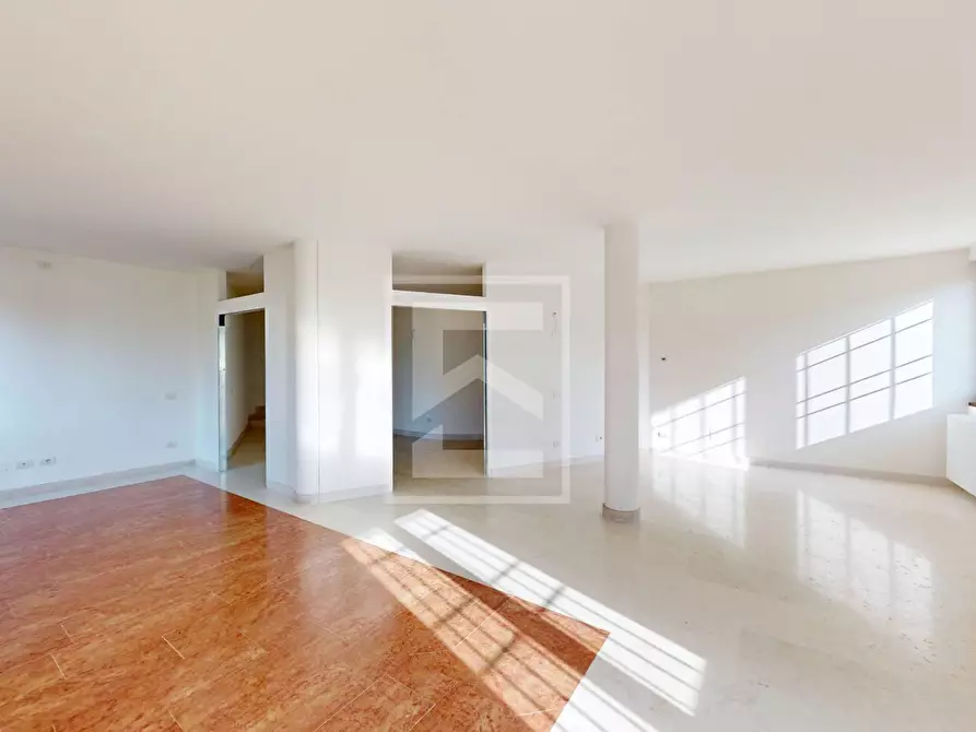 Immagine 2 di Appartamento in vendita  in Località Brodazzo 1 a Desenzano Del Garda