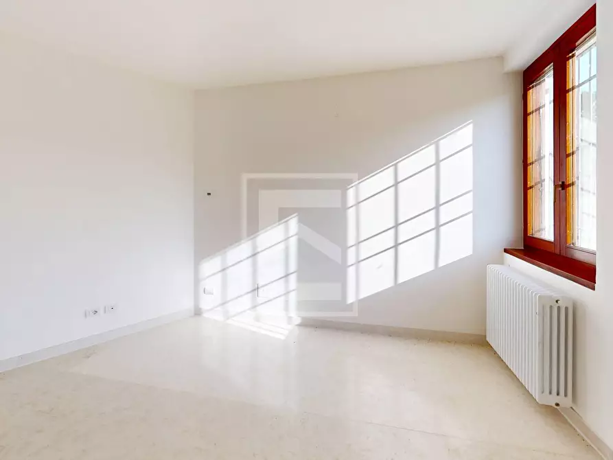 Immagine 4 di Appartamento in vendita  in Località Brodazzo 1 a Desenzano Del Garda