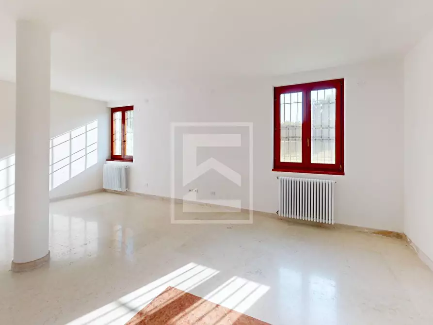 Immagine 5 di Appartamento in vendita  in Località Brodazzo 1 a Desenzano Del Garda