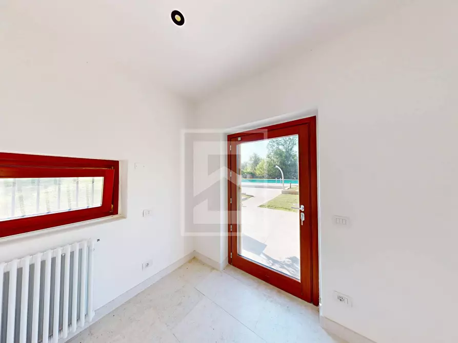 Immagine 6 di Appartamento in vendita  in Località Brodazzo 1 a Desenzano Del Garda