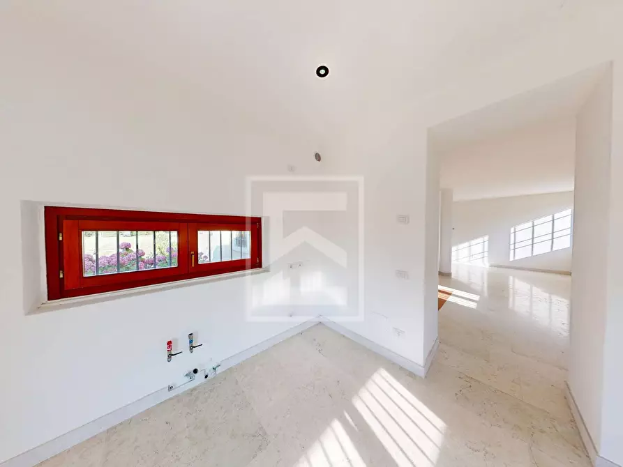 Immagine 7 di Appartamento in vendita  in Località Brodazzo 1 a Desenzano Del Garda