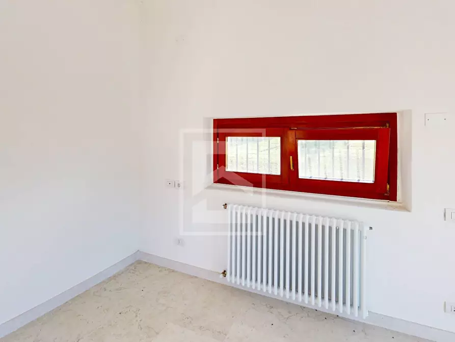 Immagine 9 di Appartamento in vendita  in Località Brodazzo 1 a Desenzano Del Garda