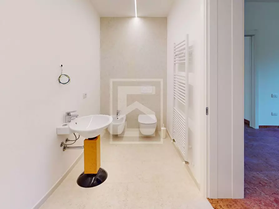 Immagine 18 di Appartamento in vendita  in Località Brodazzo 1 a Desenzano Del Garda