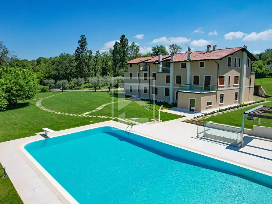 Immagine 30 di Appartamento in vendita  in Località Brodazzo 1 a Desenzano Del Garda