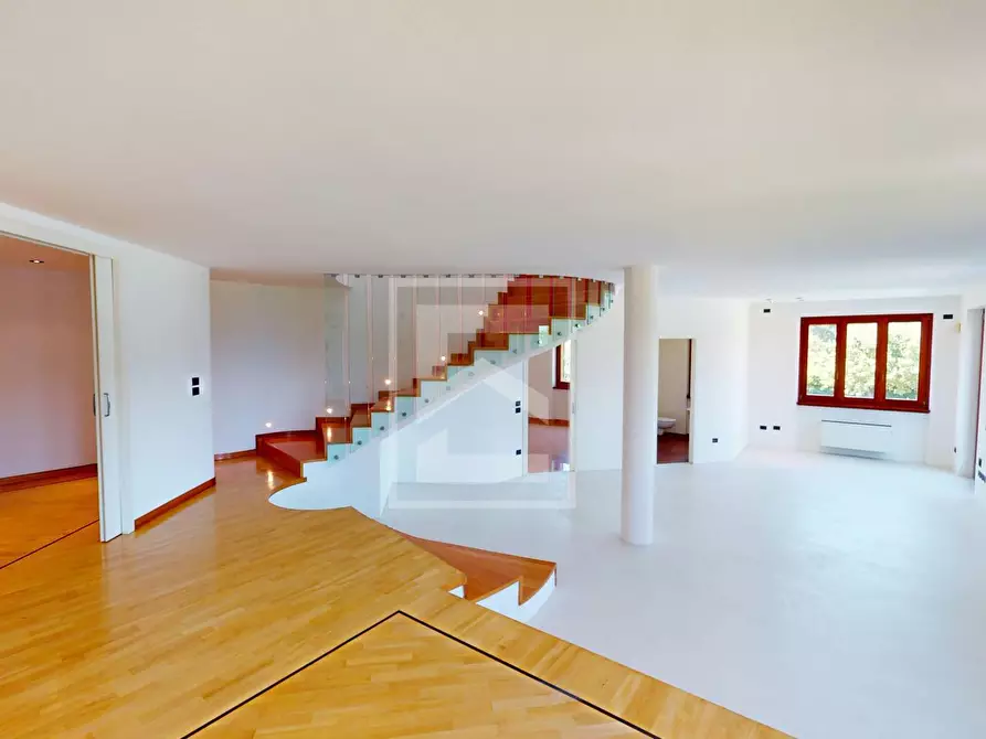 Immagine 1 di Attico in vendita  in Località Brodazzo 1 a Desenzano Del Garda