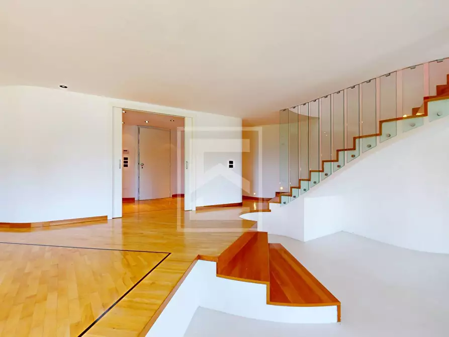 Immagine 3 di Attico in vendita  in Località Brodazzo 1 a Desenzano Del Garda