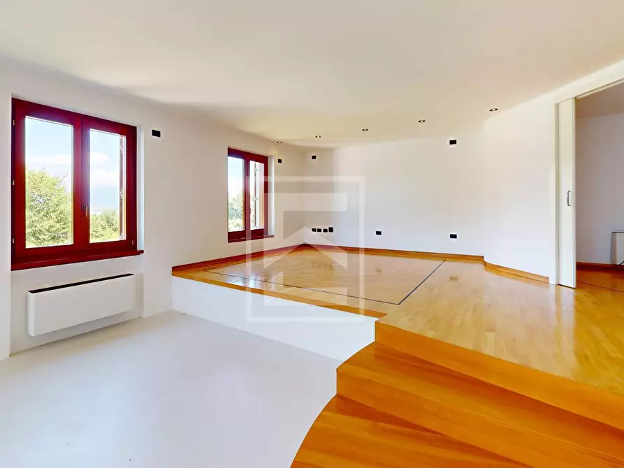 Immagine 6 di Attico in vendita  in Località Brodazzo 1 a Desenzano Del Garda