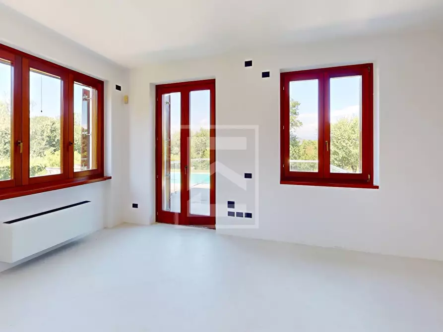 Immagine 7 di Attico in vendita  in Località Brodazzo 1 a Desenzano Del Garda