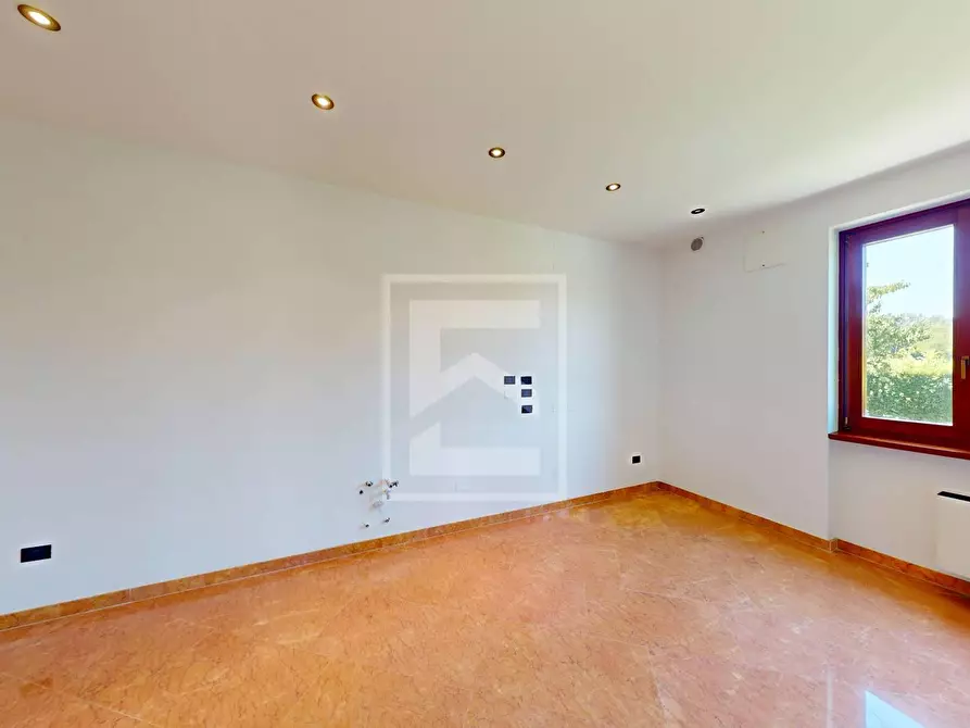 Immagine 10 di Attico in vendita  in Località Brodazzo 1 a Desenzano Del Garda