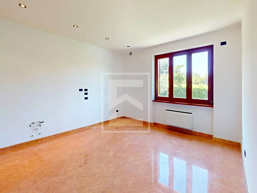 Immagine 12 di Attico in vendita  in Località Brodazzo 1 a Desenzano Del Garda