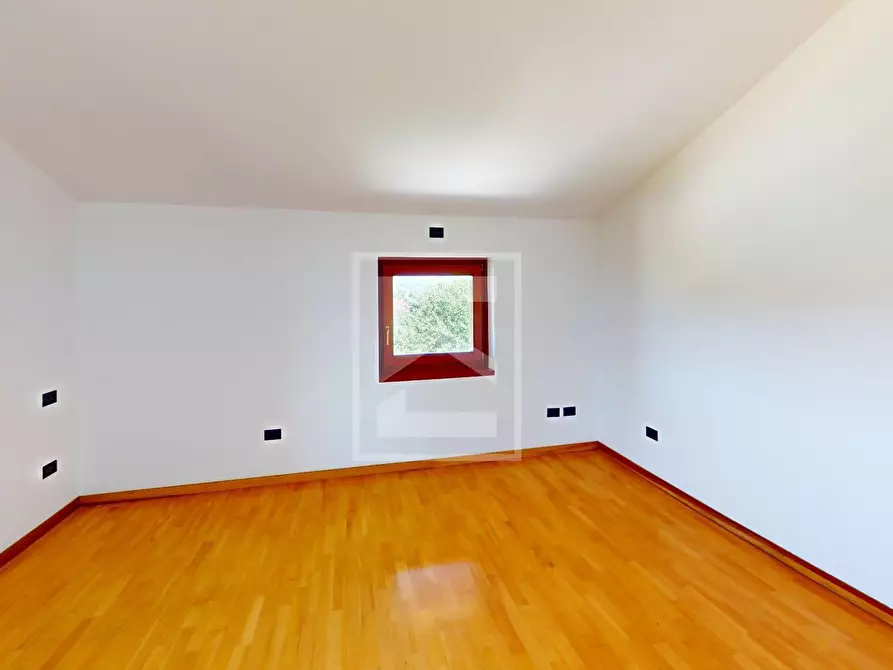 Immagine 19 di Attico in vendita  in Località Brodazzo 1 a Desenzano Del Garda